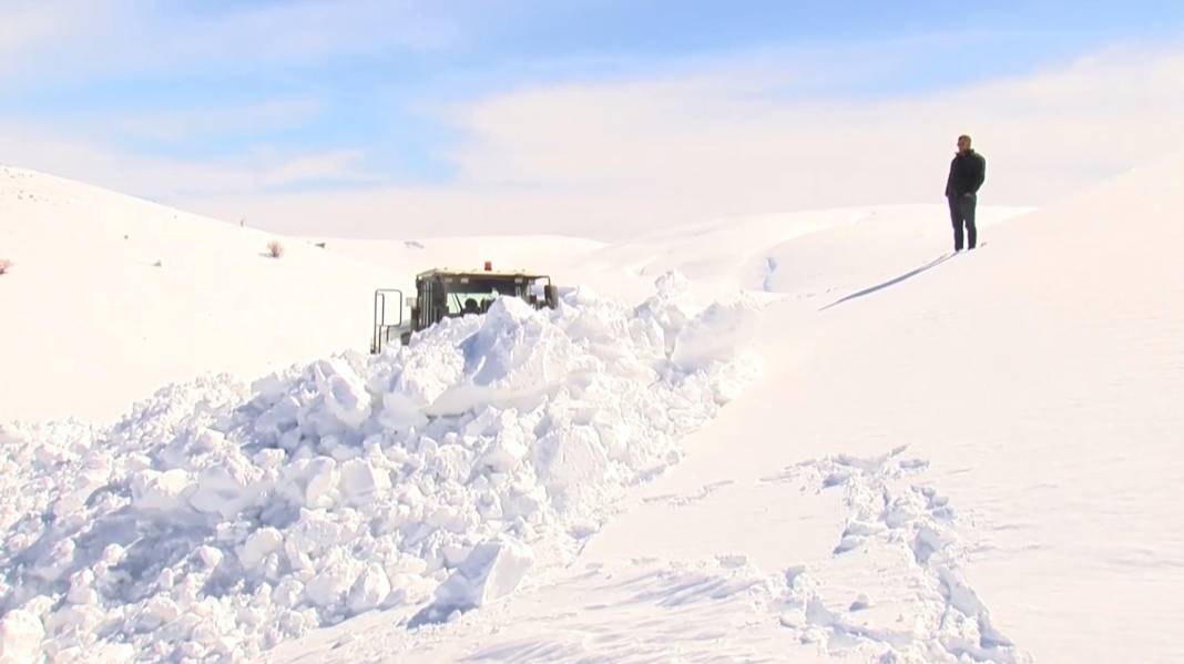 Bir ilimizde 5 metre karla mücadele ediliyor 4